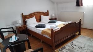 Deluxe Double Room room in Pension Happy Day