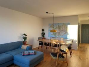 Sunny and cozy downtown apartment