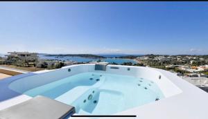 Vouliagmeni Panoramic 200m2 Rooftop & 25m2 Loft