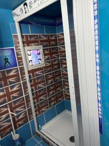 ELVIS Attic Airport & City