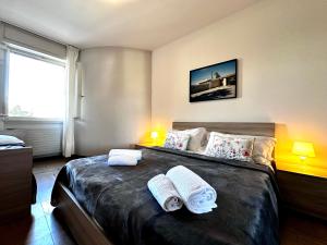 Blue wave apartment by the sea