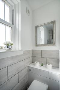 Vacant Nests The Queen Anne Central Location