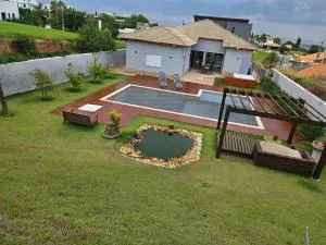 Casa com Spa em Cond Fazenda Kurumin Itu-SP - Tôrre de Pedra