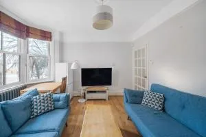 Large Stunning Bedrooms - 克罗伊登