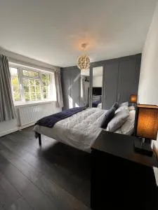 3 bed home close to The New Forest, Beaches, Shops and Pubs - West Parley