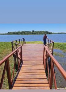 Casa con Piscina sobre Laguna Brava - Tranquilidad y Naturaleza en Barrio Privado