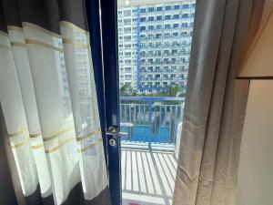 Sea Residences Mall of Asia- Jerson