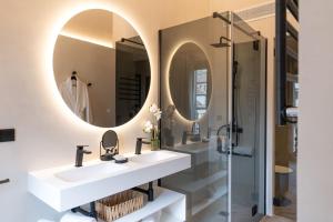 Las Amiras Homes Collection