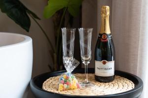 Las Amiras Homes Collection