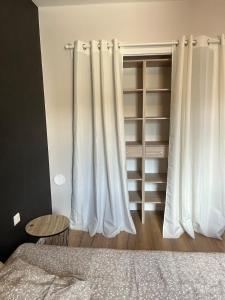 Appartements T2 moderne hypercentre - Parking prive : photos des chambres