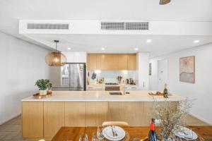 Je.wel of the Waterfront