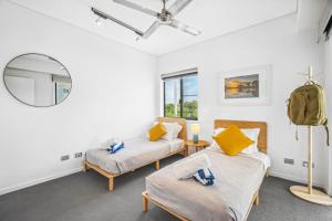 Je.wel of the Waterfront