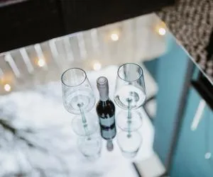 Airport Hideout - فيربورن