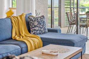 Je.wel of the Waterfront