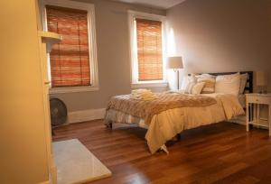 Beautiful 3-Bed Home w Parking Near AGH