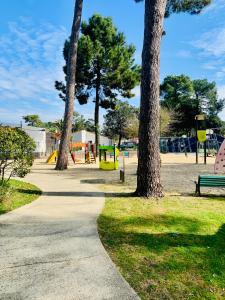 Campings MOBIL HOME LUXUEUX de 3ch - CAMPING LA PIGNADE 4 Etoiles - RONCE-LES-BAINS - COTE ATLANTIQUE : photos des chambres