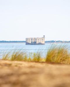 Campings MOBIL HOME LUXUEUX de 3ch - CAMPING LA PIGNADE 4 Etoiles - RONCE-LES-BAINS - COTE ATLANTIQUE : photos des chambres