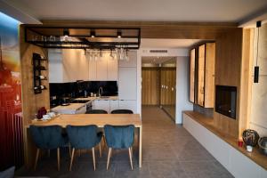 EASY RENT Apartments- Unia Art Residence 130, Basen & SPA, Centrum Free Parking 24h Check-in