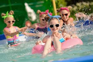 Dog Friendly 10 Berth Caravan At Dovercourt Holiday Park In Essex Ref 44606J