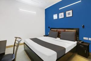 Collection O Agniv Residency Near Saket Metro