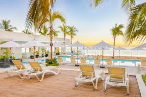 Stunning View Oceanfront Condo