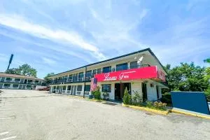 Luxury Inn By OYO Albany - Sylvester