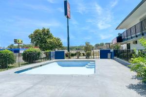 Luxury Inn By OYO Albany