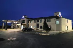 Modern Stay 39 Lakeview By OYO Minonk - 布卢明顿