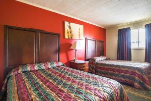 Double Room with Two Double Beds Smoking room in OYO Hotel Holly Springs MS