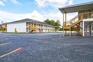 Economy Inn Ashburn GA I-75