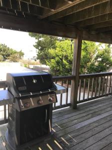 Wi-Fi, Beach Badges, Beach Chairs, O-S Deck, Ocean Front Duplex First Floor In Surf City 14020