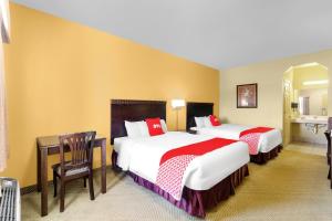 Queen Room with Two Queen Beds room in OYO Hotel Valley View TX U.S. 77