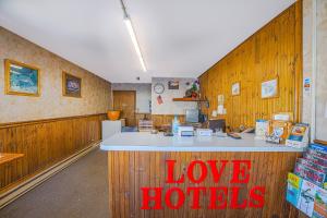 Love Hotels Tomahawk by OYO at Lake Mohawksin WI