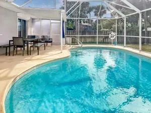 3br with Pool Near Golf Beaches & more - West Melbourne