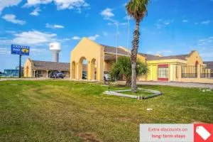 Aransas Bay Inn & Suites Corpus Christi by OYO - Rockport
