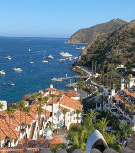 H1869 - Hamilton Cove Villa 18-69