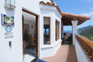 H1869 - Hamilton Cove Villa 18-69