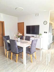 2 bedroom apartment near the sea