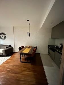 Urban Apartment Master Quart