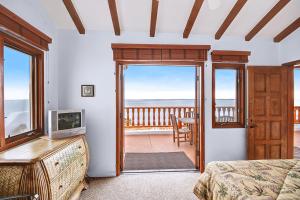 H230 - Hamilton Cove Villa 2-30