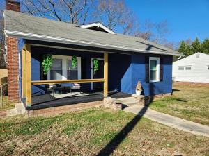 Oasis within a short walk to uptown