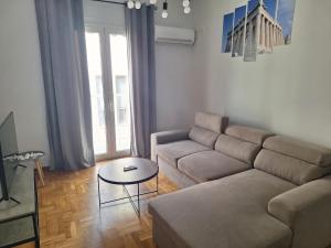 Plaka Luxury Apartment