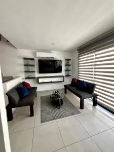 Comodidad con Alberca y Seguridad cerca de Galerías - Los Cerritos