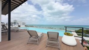 Estudio moderno takh