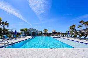 Near Disney Deluxe Room B