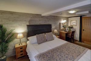 Double Room with Private Bathroom room in Ye Olde Cheshire Cheese Inn