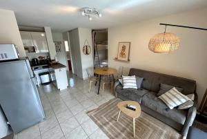 Bedroom Apartment in Le Lavandou Pool Parking