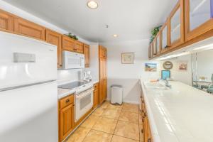 H887 - Hamilton Cove Villa 8-87