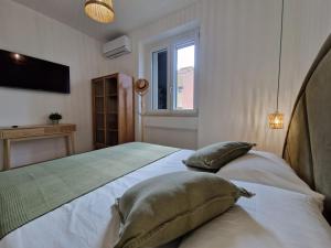 Porta del Mare Apartment Sea and city life