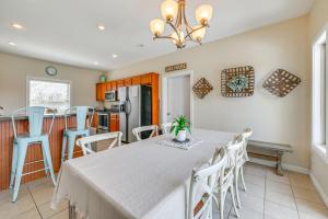 Lake Cumberland Home with Hot Tub and Game Room